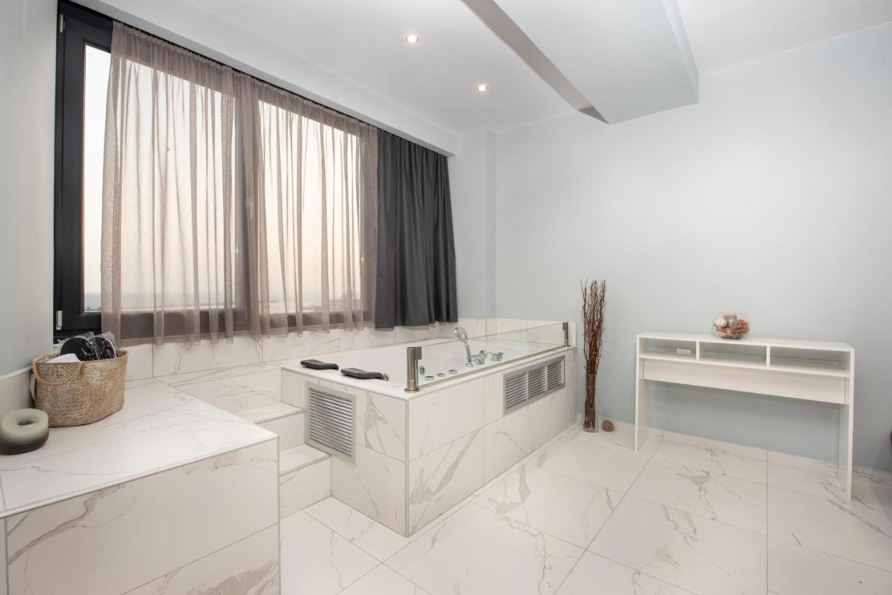 Sea & City Luxury Suite Thessaloníki Exteriör bild